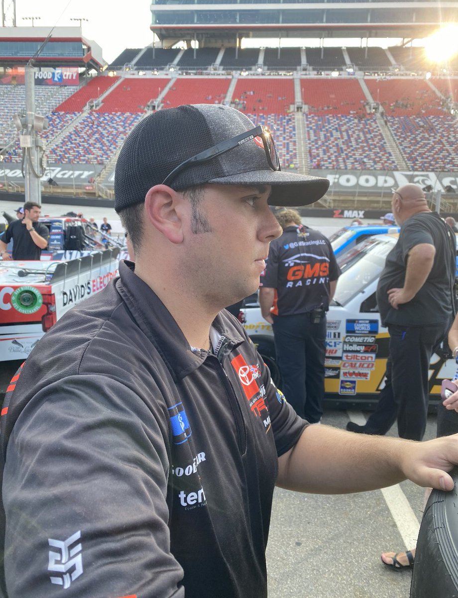 DuberyOptics's tweet photo. I spotted Dubery Drews!
Drews are favorite in the nascar world of racing! #BristolCity #bristolspeedway #nascar #campingworld #nascartrucks #dubery #duberysunglasses

https://t.co/NOr4dqwcvA https://t.co/LnZdepnuPM