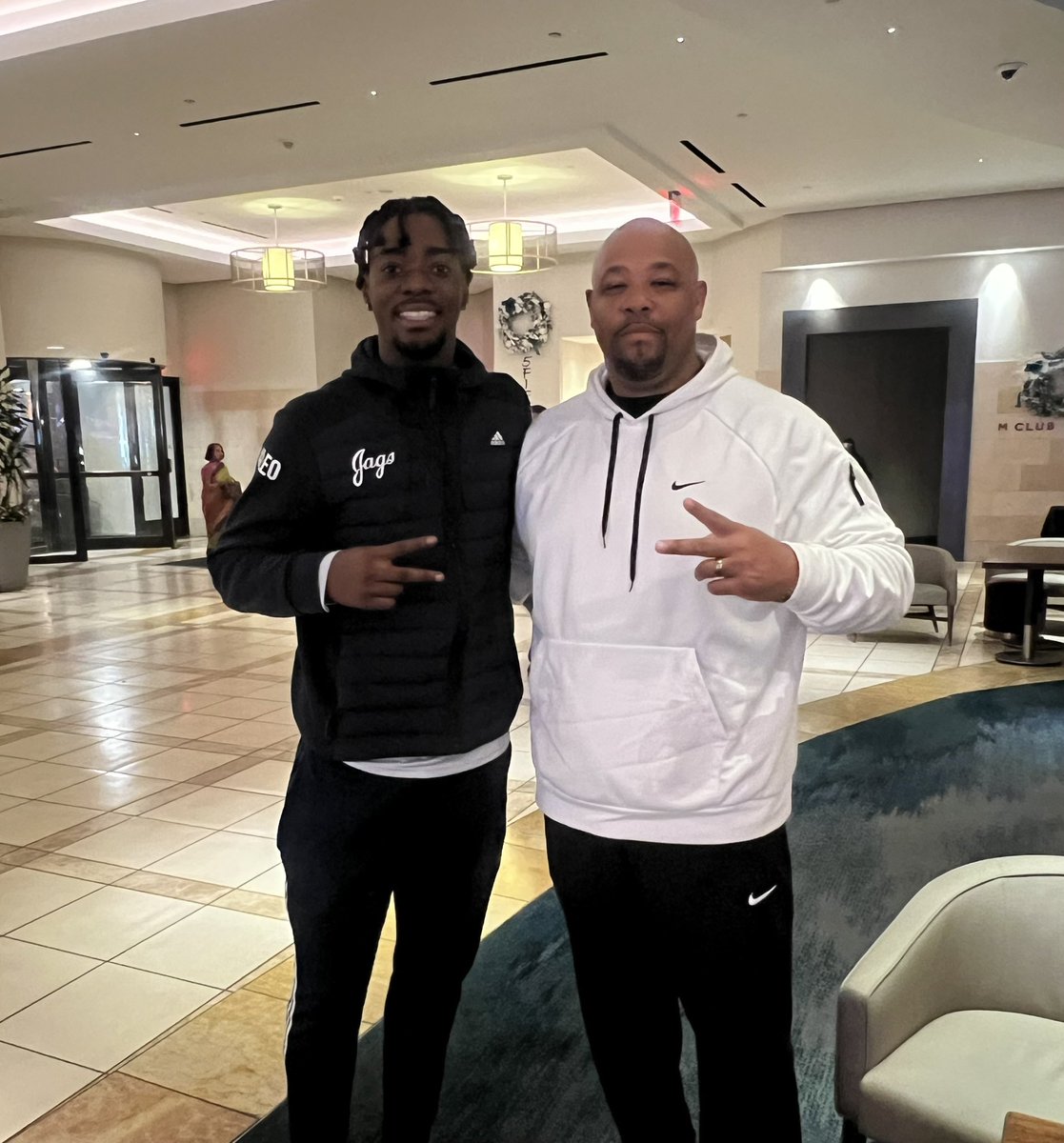 CoachMarlonBush's tweet photo. Good to catch up with Hoover Alum @NickCurtis55 after the New Orleans Bowl. Hate I missed @HuffmanFBALL Alum @lamondre_brooks. @SouthAlabamaFB has a bright future ✊🏽 https://t.co/78GXOvcucv