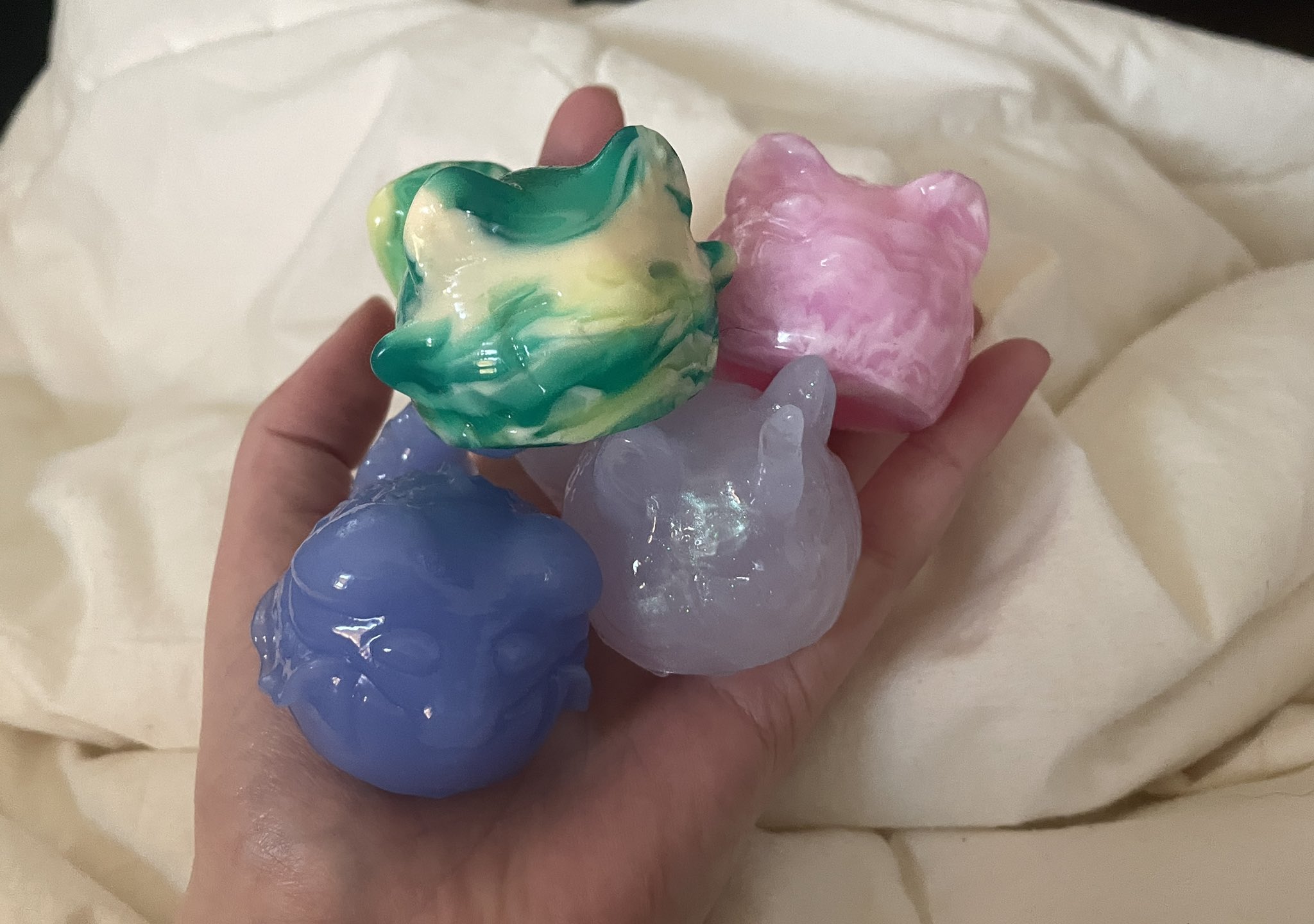 1 pic. Omgggggg I oppened my squish kits for my birthday. I literally cannot believe that i got a skyla kit (my favorite model) in that blurple color!! And a near clear sparkly Qilin kit!! https://t.co/2kM9MOg0HV