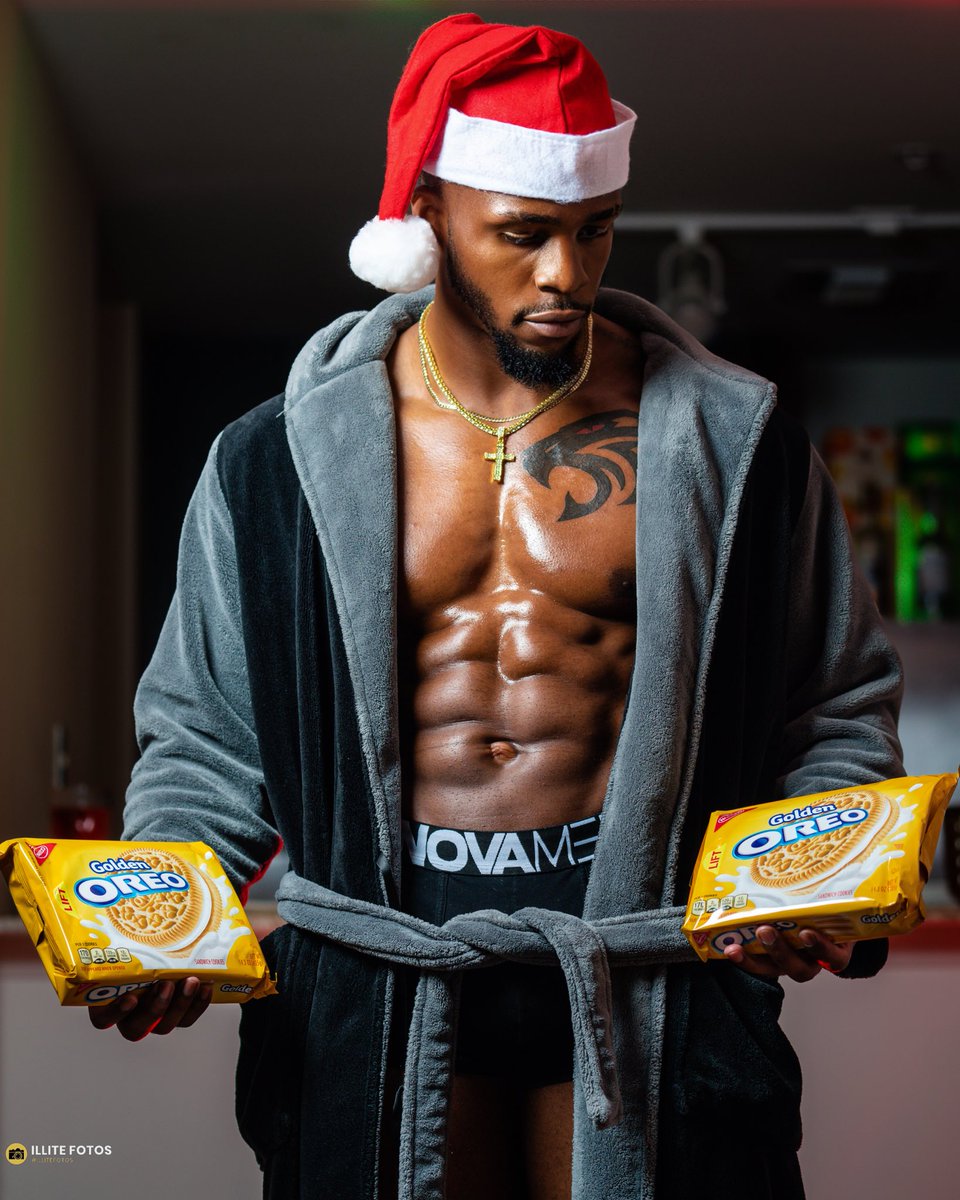 ENA_EOE's tweet photo. Okay do y’all prefer the light-skin @Oreo’s or the Original?

#MerryEdrismas #TheEOE #FutureFaceOfNXT #WWENXT https://t.co/Y6r16hodq9