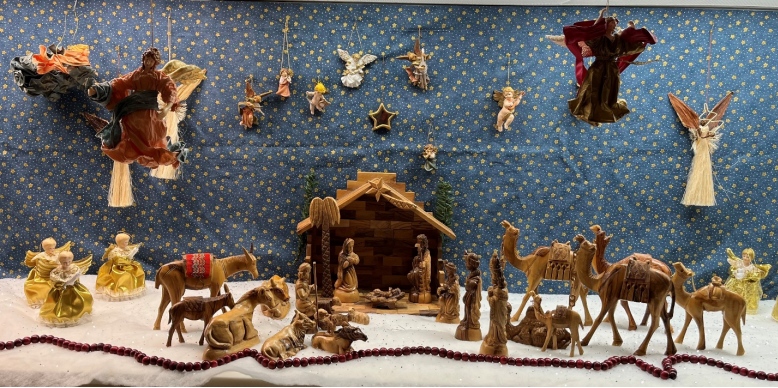 JulConnorAuth's tweet photo. I love setting out my Nativity scene each year, carefully unwrapping each piece and thinking about where each came from. You can read more about it at https://t.co/VY3uxQSLCb.

#BayouCityPress #BCP #JulieConnorAuthor #CarrieCarterWrites #NativityScene https://t.co/aPEIrQ2dGh