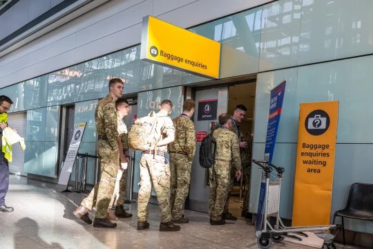 jimmy_1975's tweet photo. Apparently it’s the best time to fly! - As the military are in charge of passport control - check-ins only taking five minutes - much shorter time than usual - reports of public wishing them to remain permanently - #BorderForceStrike disruption has backfired! https://t.co/zxlljIzxUY