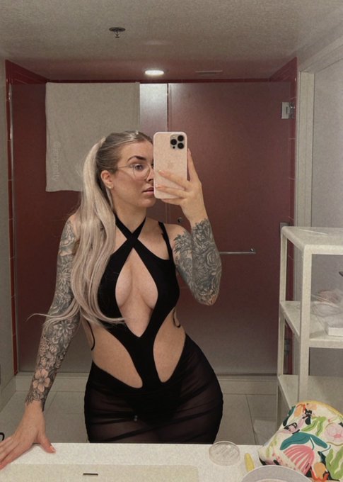 I never posted this, do you like?? 🥹 https://t.co/t1apoxNl3l