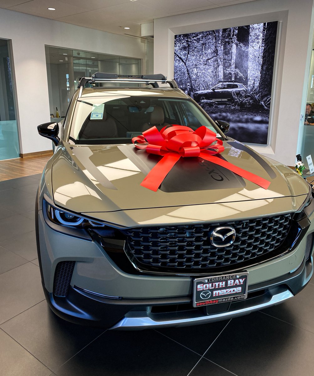 southbaymazda's tweet photo. If you’re in the mood to get a little nice, but also a little naughty on the trails - head to South Bay Mazda this holiday weekend to pick up a new Mazda CX-50! 🎁🚗🎄
📱(310) 974-8177
#mazda #mazdacx50 #meridianedition
#southbaymazda #torrance #holidayweekend
#frontendfriday https://t.co/Plpv24CgId