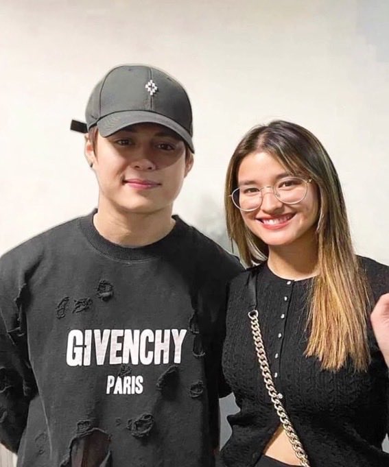 aqbeltran0612's tweet photo. CHRISTMAS is a wonderful Day: To Pray. To Love. To Care. To Smile. To Share &amp; To Give. To Relax &amp; To Thank GOD. For all the blessings He gave to us. To you &amp; your loved ones, “A BLESSED and MERRY CHRISTMAS” ⁦@lizasoberano⁩ ⁦@itsenriquegil⁩ LQFandom. 🎄🙏❤️ https://t.co/vGsiIoctOo