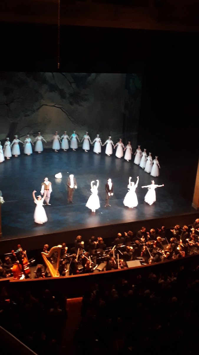 Une bien belle surprise que cette Giselle par le Ballet National d'Ukraine au @TCEOPERA ! Une version sans fioritures qui va à l'essentiel, avec de très bons danseurs et un corps de ballet au cordeau au 2e acte !