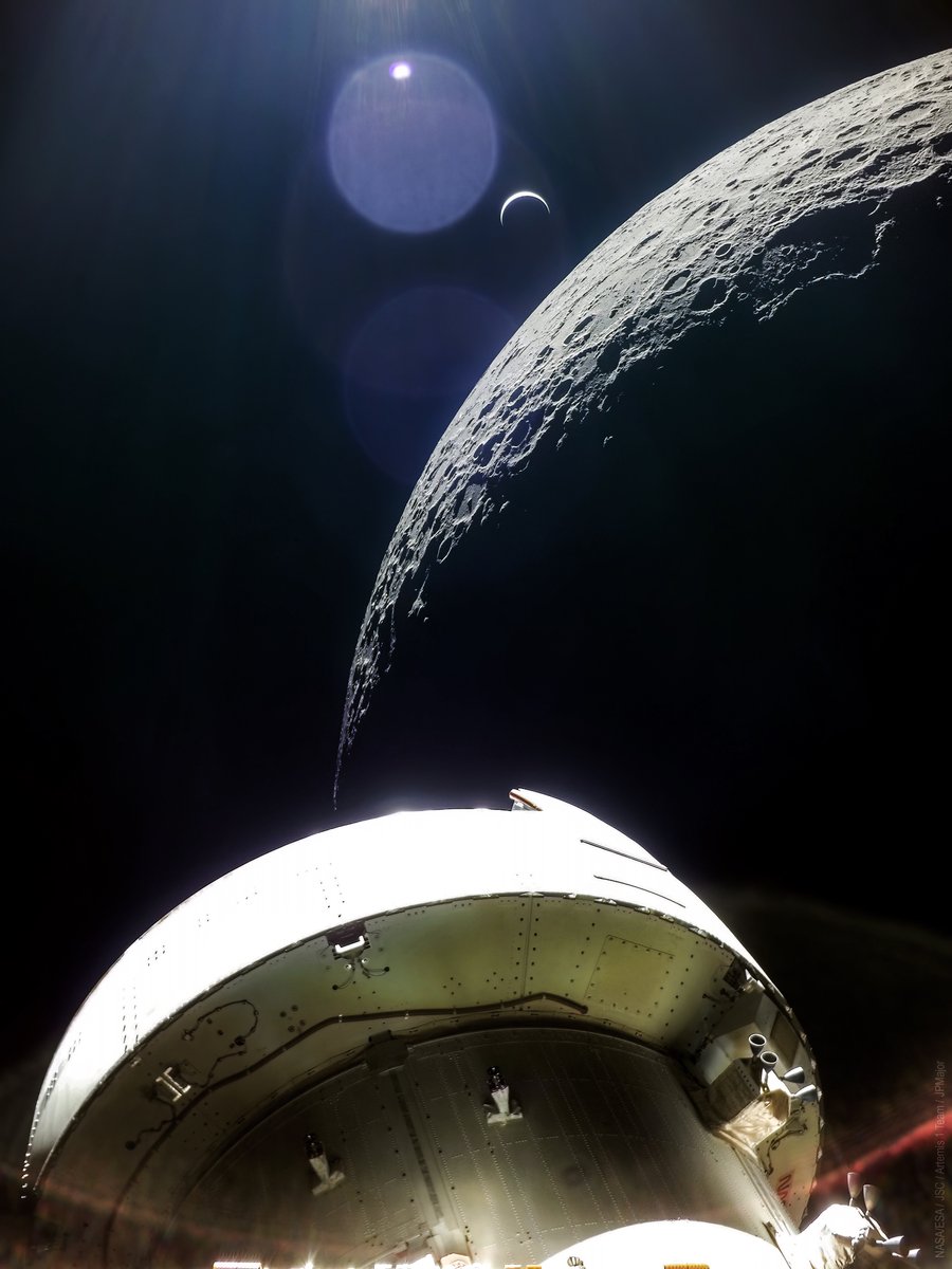 Here's a view of a crescent-lit Earth beyond the limb of the Moon captured on December 5, 2022 during @NASA_Orion's return flyby with a camera on the @esa service module