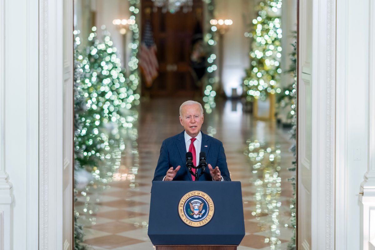 WhiteHouse46's tweet photo. A busy week at the White House. https://t.co/hPDjrahnwN