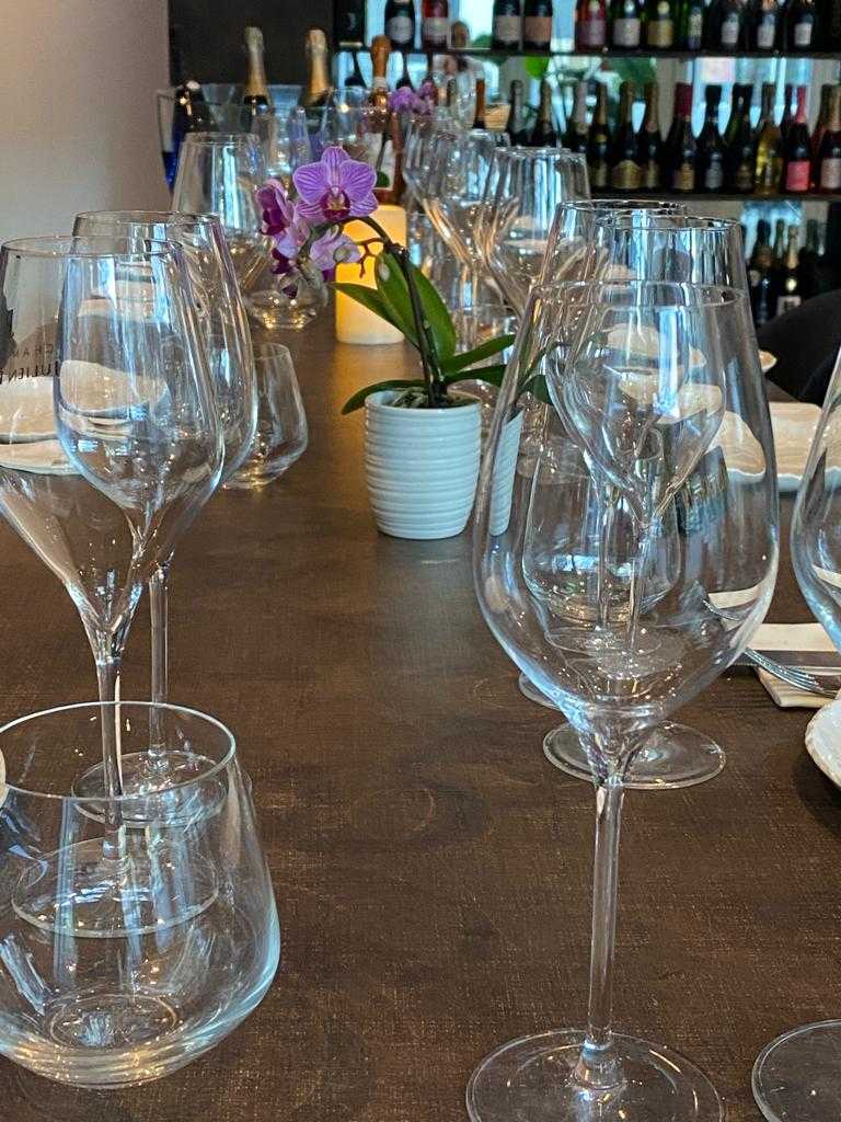 Join us for the festive period this Christmas Eve🎄 

bit.ly/3hE0nlI