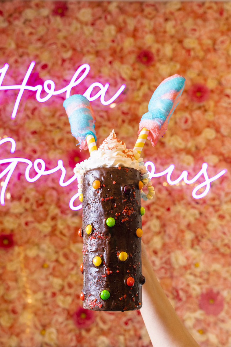 Holá Gorgeous! 😍 Treat yourself to our Tye-Dye milkshake today! #SugarFactoryOceanDrive has all the sweets you need. Make a reservation by calling (305) 535-9773