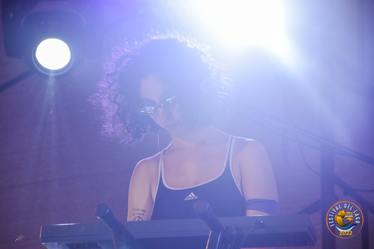 Hola! Vengo a presumir estos FOTUNES de mis compas de <a href="/labrujadel72_uy/">La Bruja del 72</a> y <a href="/ninalobouy/">Niña Lobo</a> en el #FestivalDelLago 👏🎉

Cobertura completa en FB 🎶