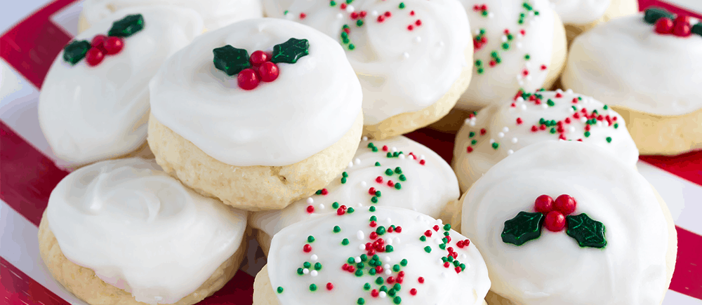 adamideast's tweet photo. Santa has one request: @katrinaskitchen’s Vanilla Ricotta #Cookies! 🎅 He likes them with a tall glass of #milk + extra colorful sprinkles! 🥛🍪https://t.co/JmVxMdEj1g #UndeniablyDairy https://t.co/UkuUjutagy