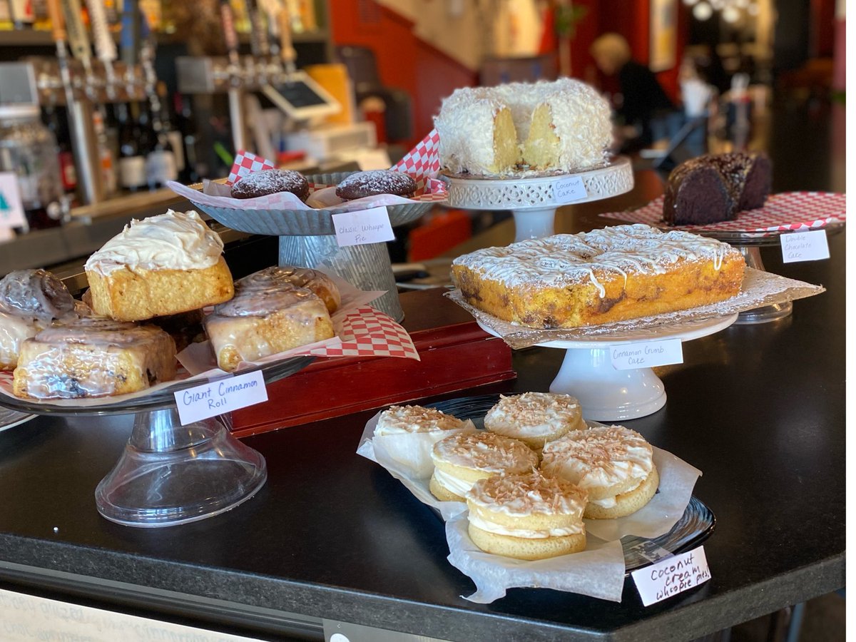 FatCatBurgerCLT's tweet photo. We have #sweettreats available all day! We are open until 9 pm today! #cakes are available in half, whole or even by the slice. To ensure you sweet treat is still in store give us a call to reserve! 

📞(704).372.2009 https://t.co/9YQi9KSQfM