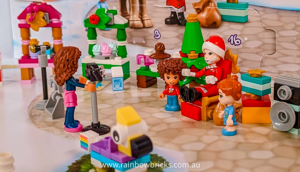 Rainbow_Bricks's tweet photo. 41706 Advent Calendar 2022
Friends (Day 24) - Santa with Sack
1 Part, 1 Minifigure

#rainbowbricks #lego #legominifigs #minidolls #toys #legofan #afol #legosanta #santa #legofun #christmas #christmastime #christmasiscoming #legochristmas #legofriends #friends #adventcalendar https://t.co/yQFT4M8jKT