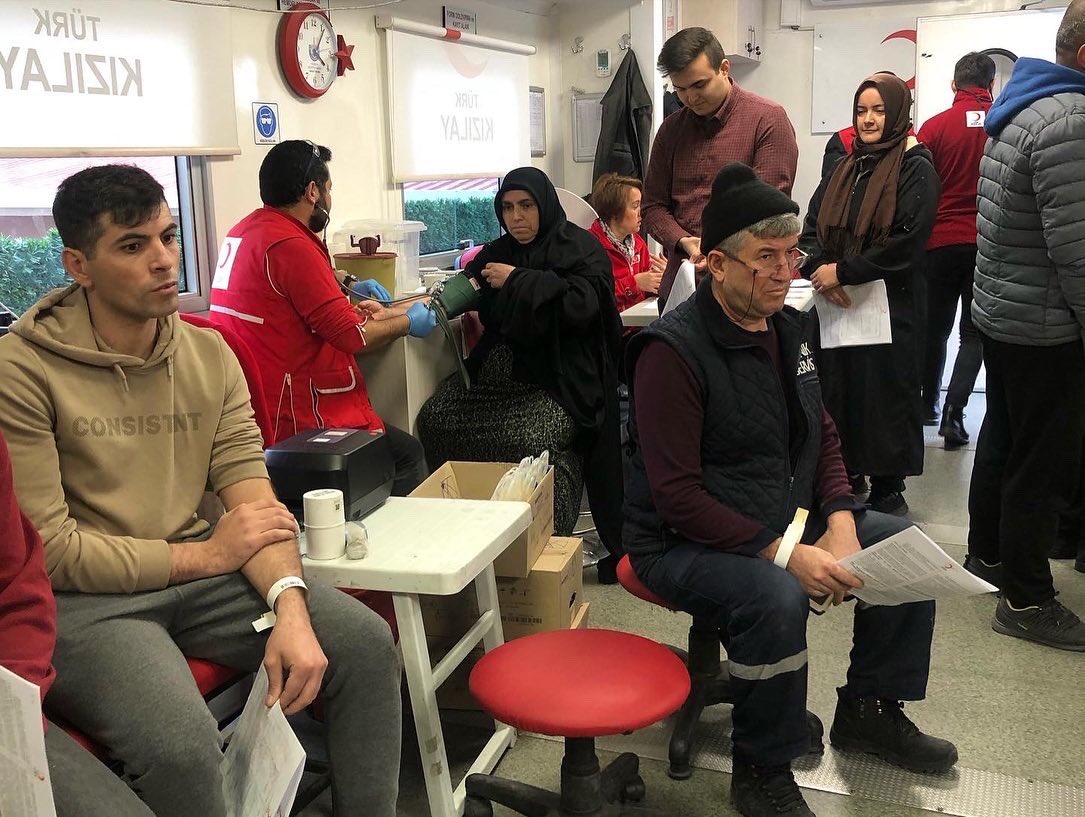 IlkokuluSamet's tweet photo. 117 ünite kan bağışıyla bölgemizin rekorunu kıran değerli kahramanlarımız ❤️ 
Öğrencilerimize kazandırdığınız bu değerle bir değil çok hayat kurtardınız❤️
@serkangur_bursa @GurhanCokgezer @kahraman47_s @Osmangazi_MEM @nihantoptan https://t.co/3AdOm1rpil