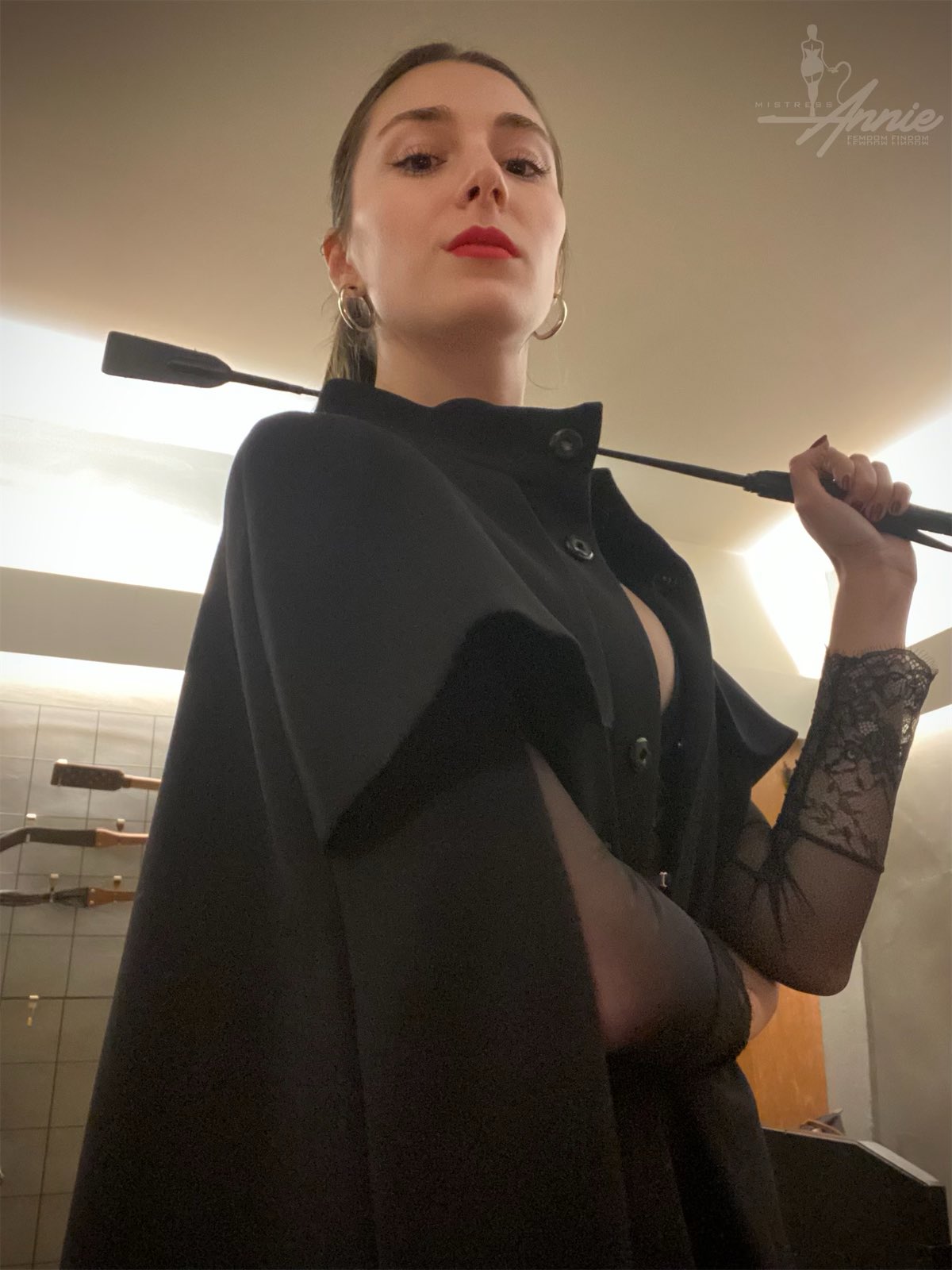 Veronica lodge shop black hooded cape