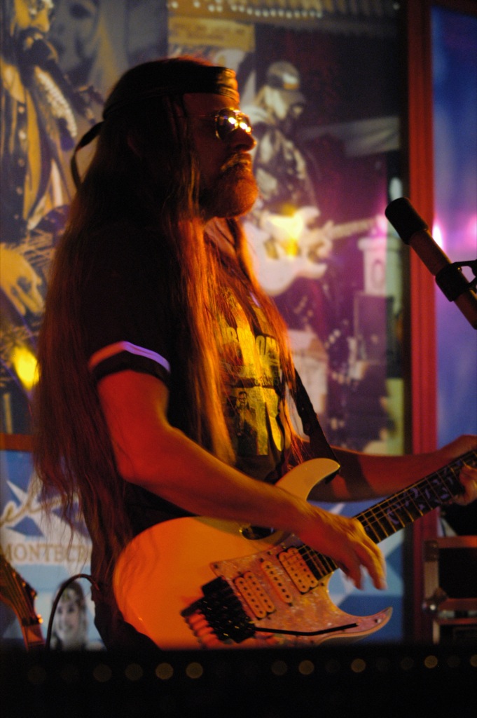 Montecrossa's tweet photo. #Listen Friday Tunes https://t.co/iGlp4Yrvui with songs by Michel Montecrossa &amp; Mirakali @lebalzin @EddieSaul7 @mhall55nine @Hundjavelen @BetweenTheSun #Montecrossa #Mirakali #songwriter #playlist #acoustic #Electronica  #OrgasticaDJ #dancemusic #Mirapuri #rtArtBoost #MuseBoost https://t.co/bCmppeKkcZ