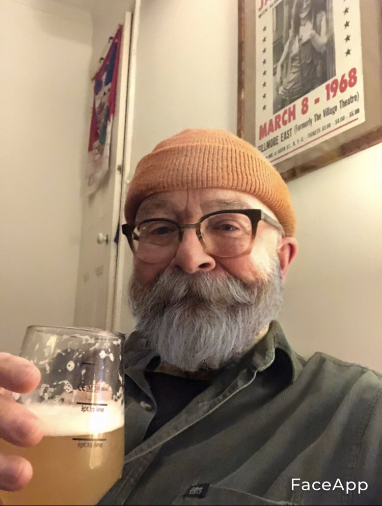 ScrambledLimbs's tweet photo. @tom_usher_ Merry Christmas from the Scrambled Limbs household 🍺 https://t.co/vNXIJDFXU8