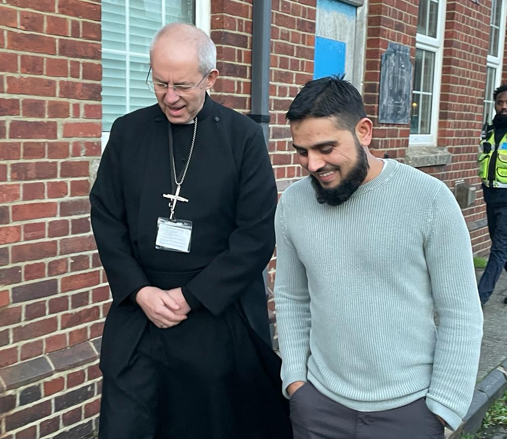 ArchbishopSarah's tweet photo. Today I made a pastoral visit to Napier Barracks in @CanterburyDio to hear the stories of those here seeking asylum, many of them missing their loved ones. 

Like the Holy Family, we keep those on perilous journeys in our prayers this Christmas. https://t.co/8S79oBmvef