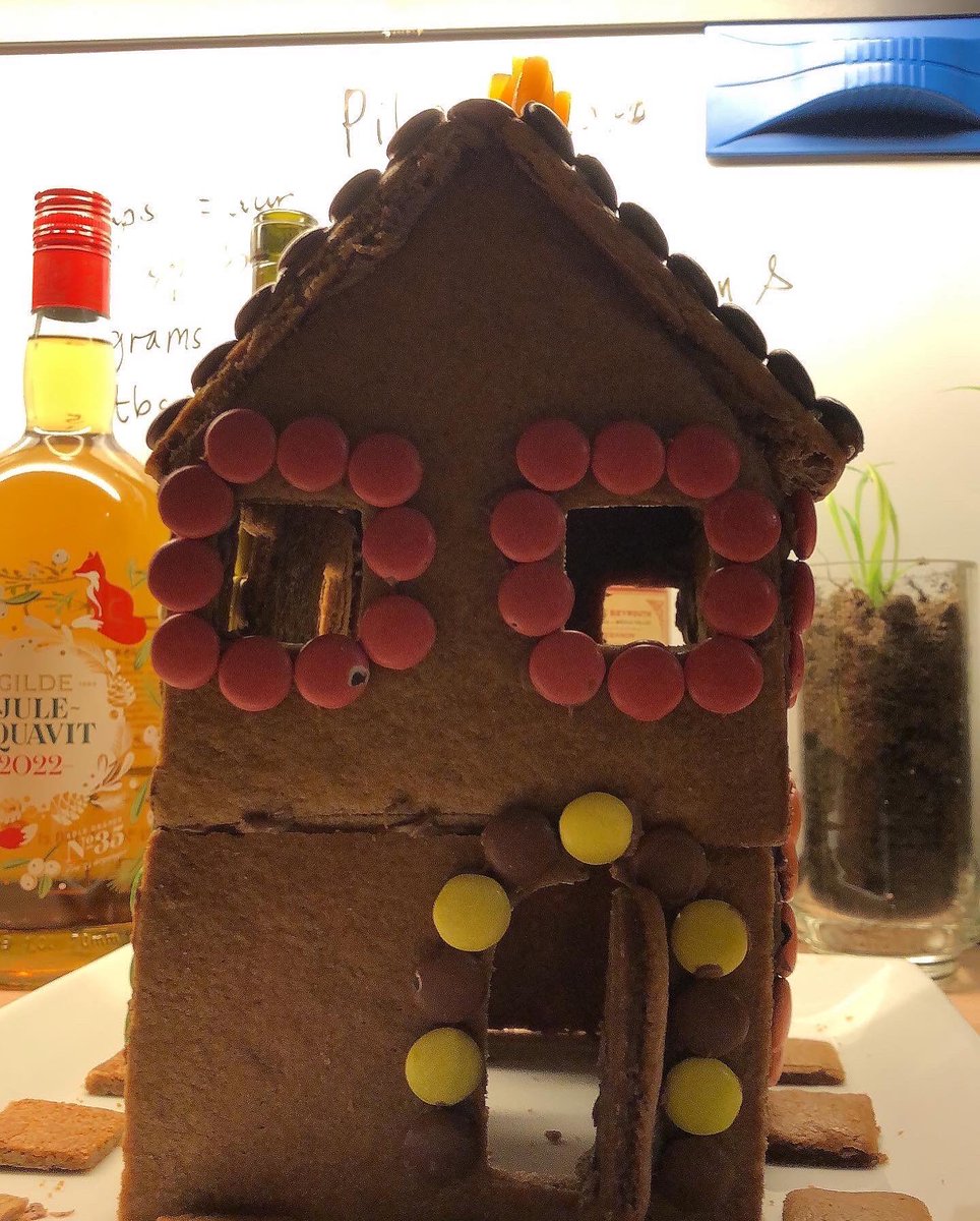 mayfint's tweet photo. #pepperkakehus #norway merry christmas to all https://t.co/HR54qSUFKb