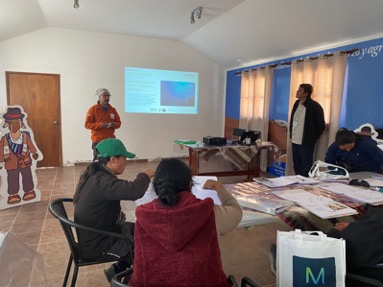 MurilloPartners's tweet photo. Programa de Capacitación en estándares de atención a oficios de Recepcionista y Mucama de Alojamientos Turísticos de Arica y Parinacota. 🏨

#murilloypartners #capacitación #turismochile #turismoarica #aricaparinacota #putre #codpa #turismo #empresasturisticas #hoteleschile https://t.co/TnZsAjPhDv