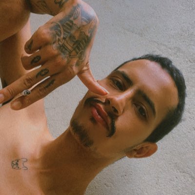 hausofmarceloo's tweet photo. #NovaFotoDePerfil https://t.co/JmbKVcFNi9