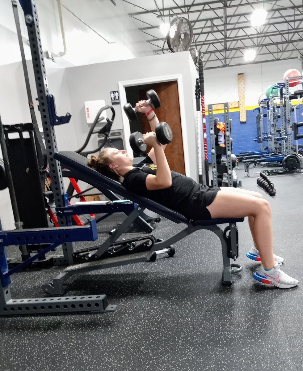 MikaylaMcJilton's tweet photo. Schools Out for Christmas Break means early workout this morning with Coach @JDSC_BWoolson !
#Dointhework @Dan_ECBullets https://t.co/cTvaFwbSUU