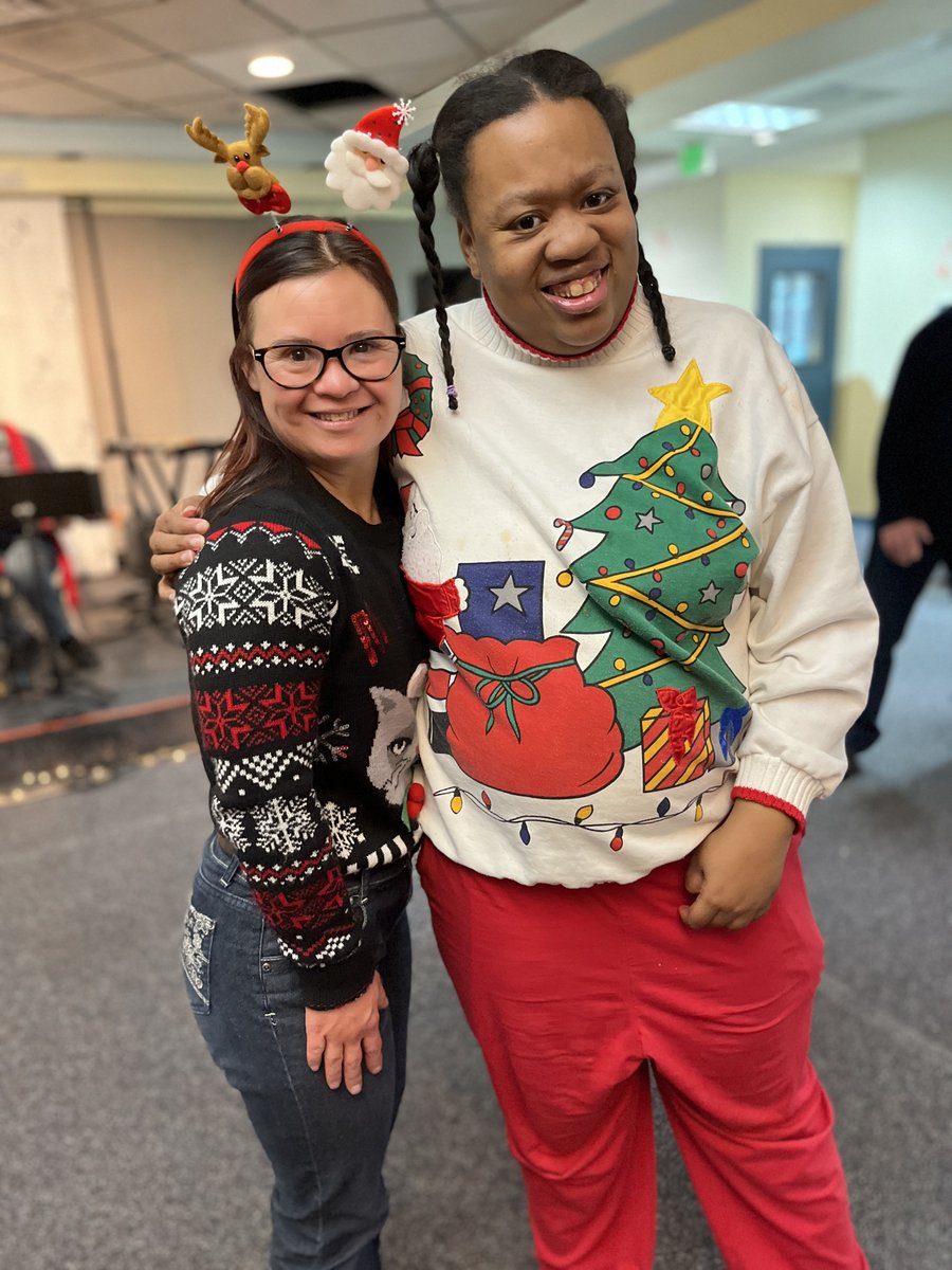 noteables's tweet photo. Happy holidays!!! We hope that everyone is enjoying this magical time of year! We have lots of photos from our Holiday Party of our participants with Santa which can be found in the Google link below! 
🎄🎅🎁☃️

https://t.co/EX0Y6V52gd https://t.co/OCasyiFVK4