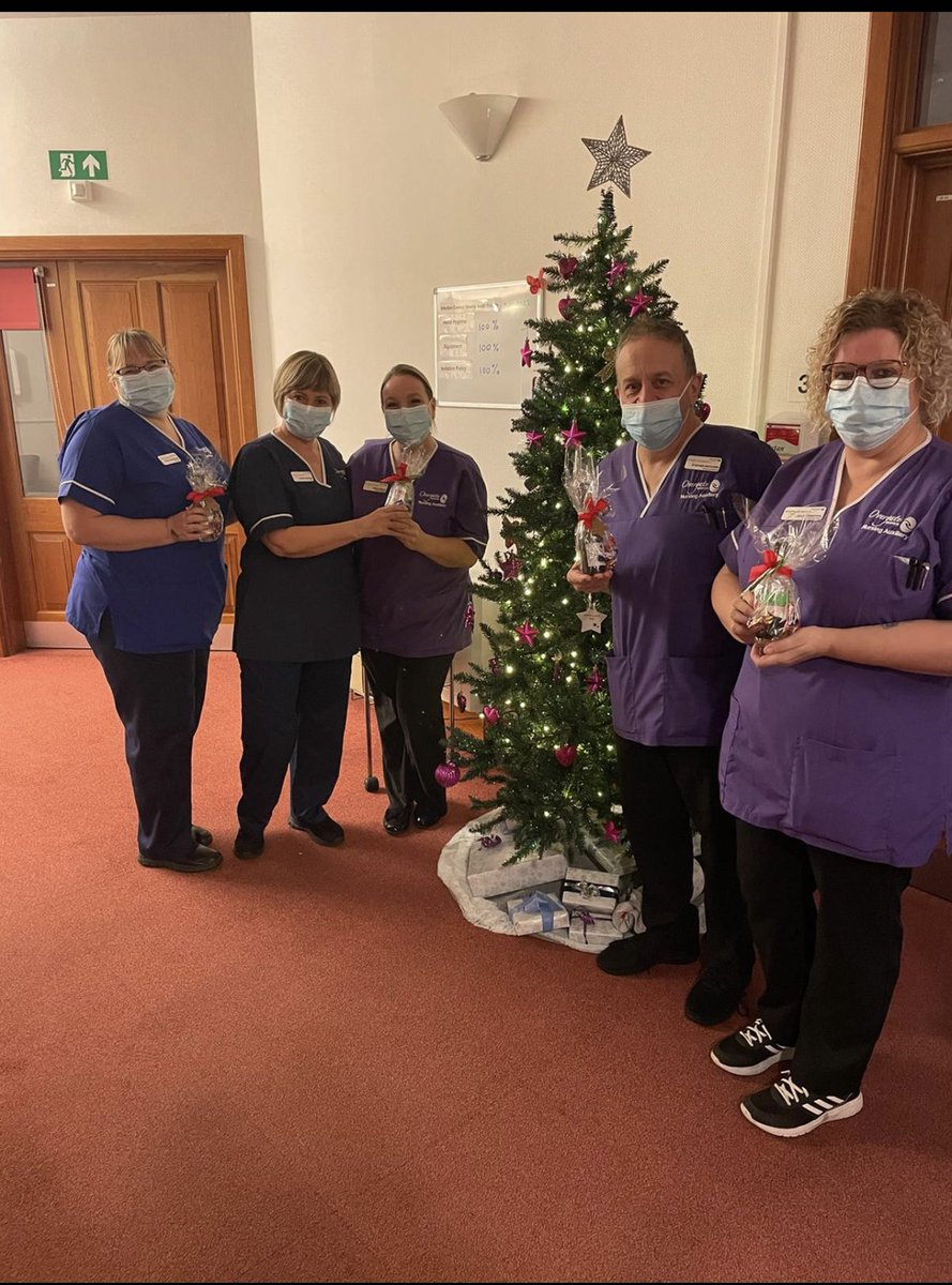 overgatekim's tweet image. Some of @OvergateHospice wonderful staff receiving their Christmas presents from the IPU ward sisters! Thank you for all your hard work over the last year you are all amazing and ensure our patients and families receive the best care #teamovergate #yourallsuperstars 💙