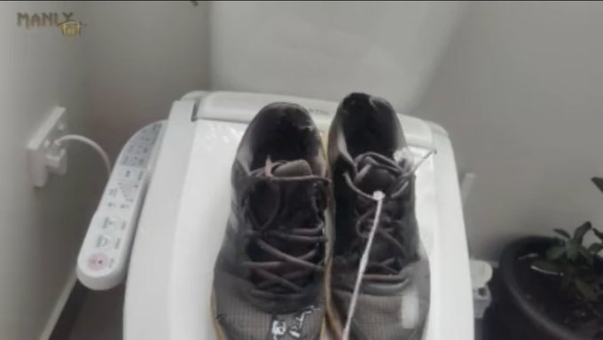 3 pic. Is cumming in sneakers still a thing?

#cum #masturbate #gaysneakers #gayfootwear

https://t.co/Qk3PpaeDbU