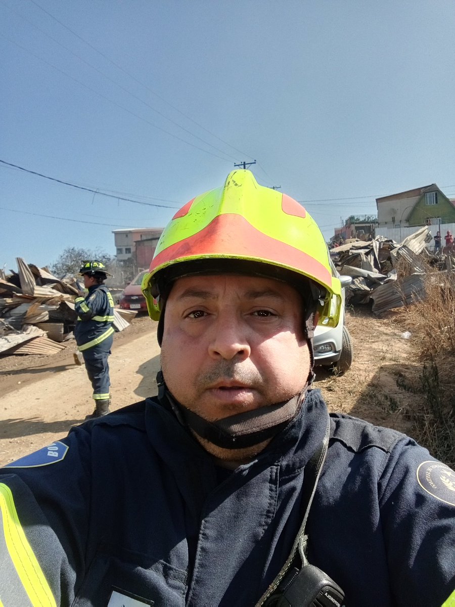 ferna1264's tweet photo. Muy cansado después de ayudar en viña desde la madrugada https://t.co/fVUZ1WsnJU