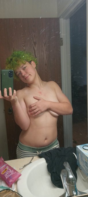 #sw #tittys https://t.co/ndH1YeG2ro<a href="/tag/sw"class="tags">#sw</a><a href="/tag/tittys"class="tags">#tittys</a>