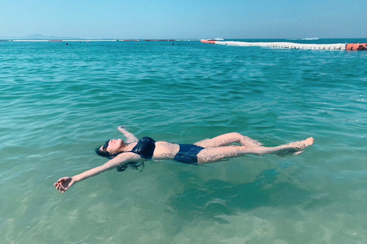 Астыгыын сынньанар диэн☀️🌊