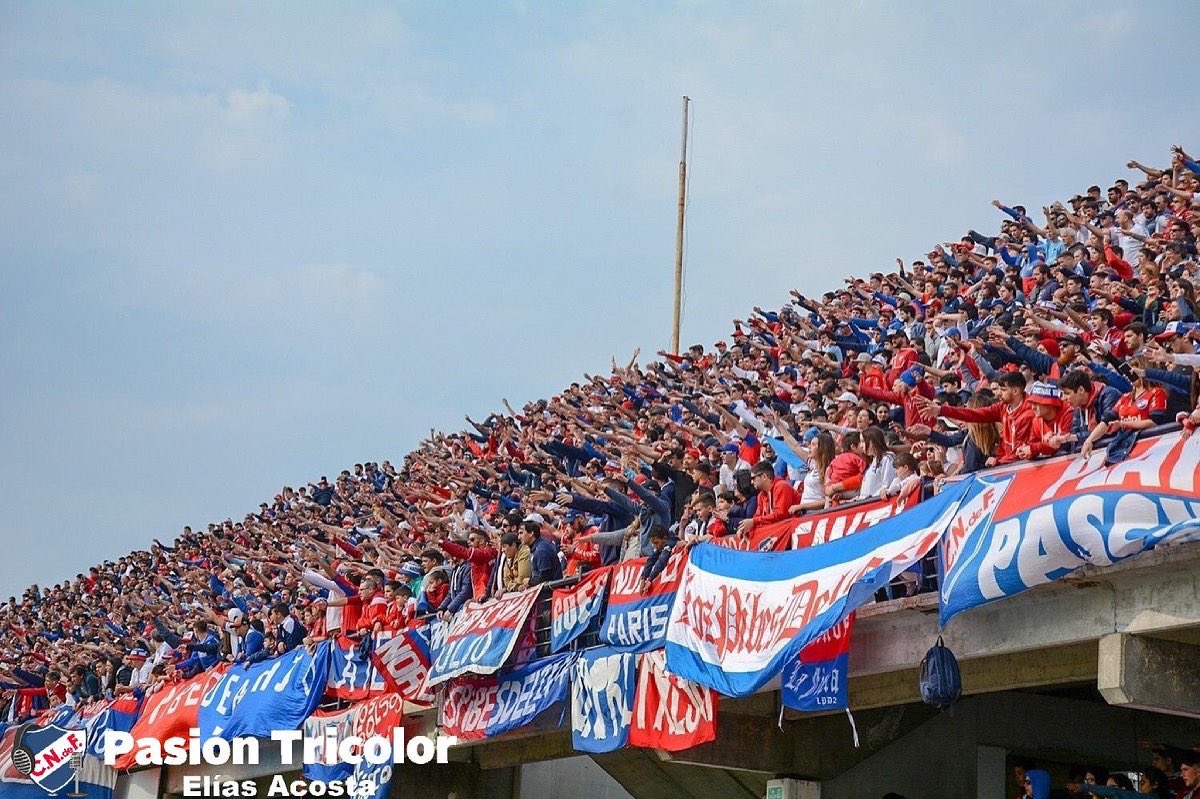 PasionTricolor1's tweet photo. De 18:30 a 20:00 hs PASIÓN TRICOLOR en ((1010 AM))

📌 Período de pases 

⚽️ Mucha info y tu participación 

¡Los esperamos Bolsos! 🔵⚪️🔴

#LaRadioDelHincha #OídosSanos https://t.co/xyB95fxZP6 https://t.co/CXJHy5Oycv