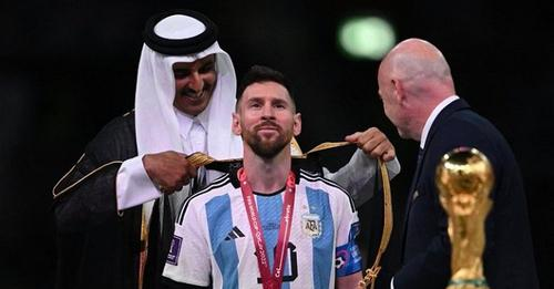 channelstv's tweet photo. Oman Parliamentarian Offers Messi $1m For World Cup Bisht 
https://t.co/ATO2KRtBtg https://t.co/4ibnrzq9ja