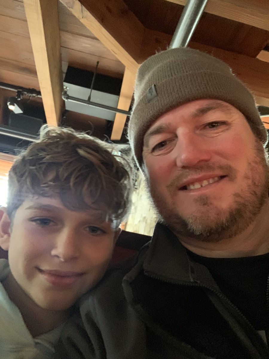 YAVAYIO's tweet image. Special time with my favorite boy. #fathersonlunch #palsforever