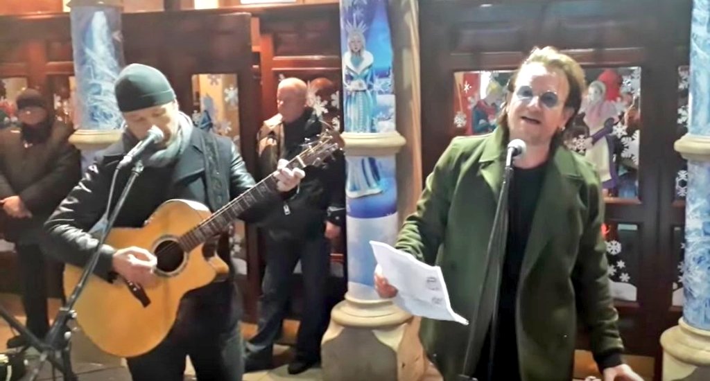 OldDublinTown's tweet photo. Dublin's #Simons Christmas Eve Busk is finally making its return Live
The BUSK will stream at 7.30 pm
https://t.co/Qq2Hz3foYz
#AnnualBusk #DublinSimon #StreamingLive #LoveDublin #U2 #DublinatChristmas
@Dublin_Simon @Glen_Hansard @Hozier @TheCoronas @tomhappens @RadioAido https://t.co/NoJS0DROeC