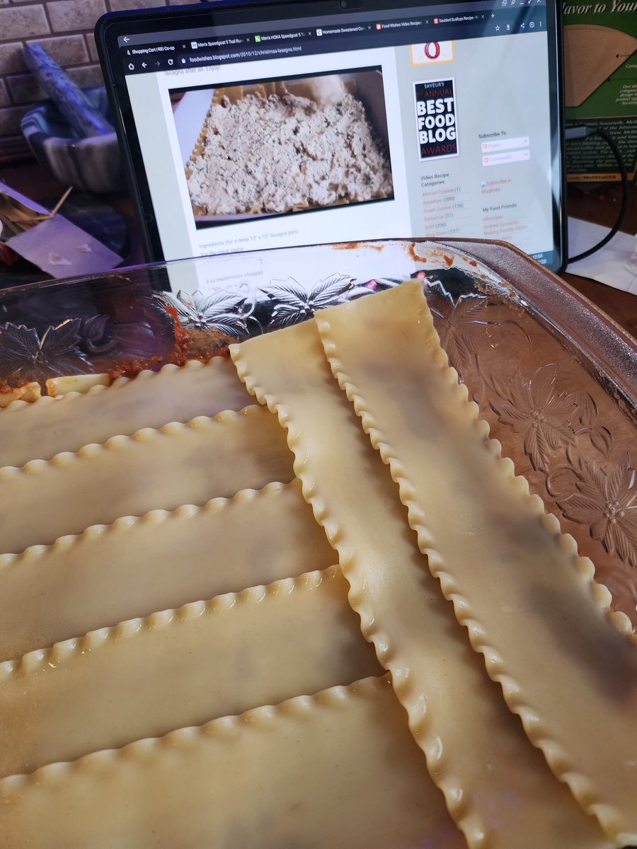 epb0321's tweet photo. I've made @foodwishes Christmas lasagna at least 6 times and I never remember what order to layer https://t.co/LKaKVk79Xr