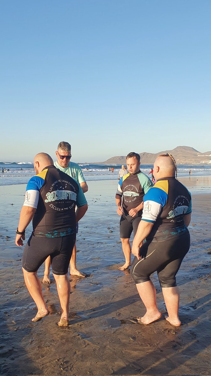 DelPinoSocial's tweet photo. Tarde de disfrute en la #PlayadelasCanteras, en el #OpenSurf de #Trisomía21, colaborando desde @FundlaCaixa a través de @caixabank y participando con el @VoluntCABK. Gracias #RaycoMederos por haber impulsado este proyecto lleno de amor. https://t.co/PbzLg7FJk6