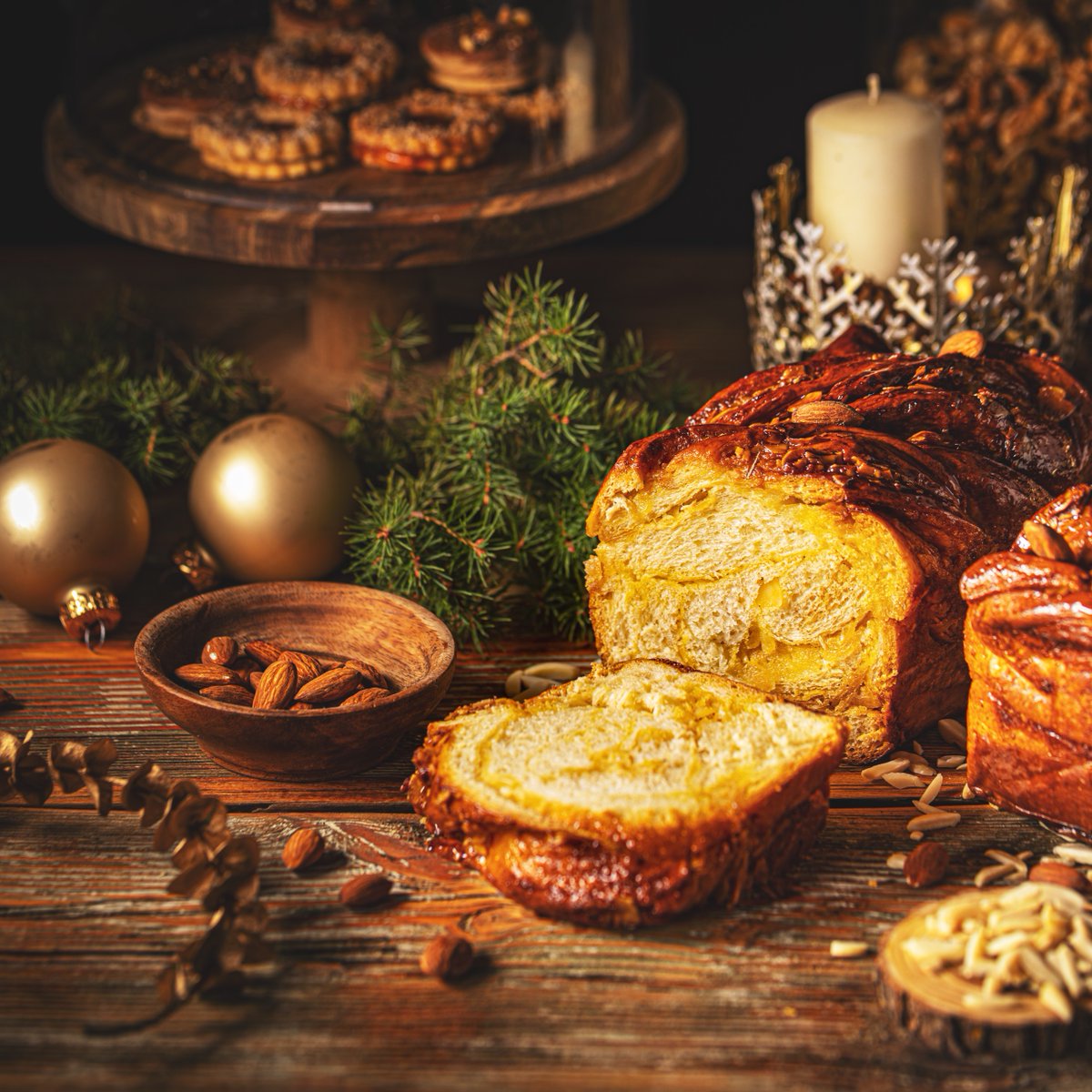 PolancoApts's tweet photo. Happy Holidays from Polanco! https://t.co/xmkzwlrxvG