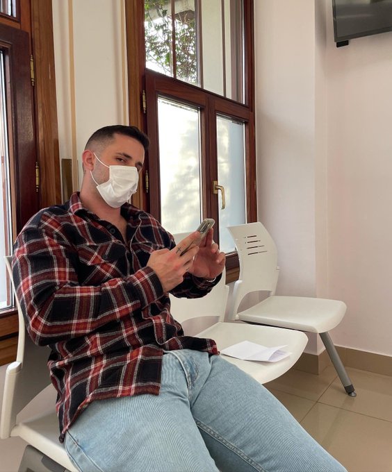 1 pic. Waiting for my dentist appointment ?✨ https://t.co/Ft9a8cl7nq