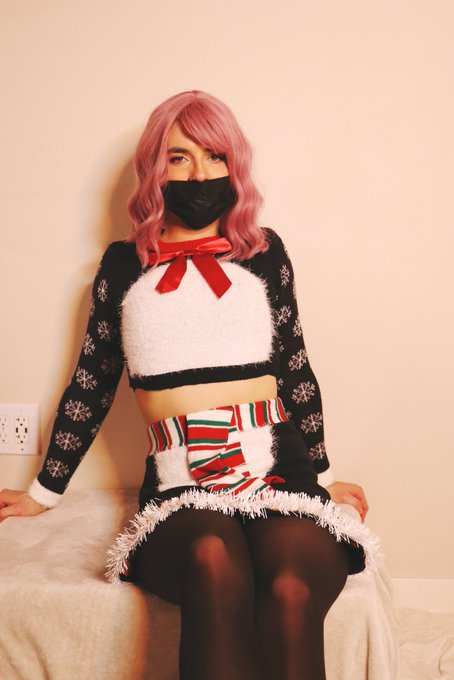 Who knew penguins were so sexy!? #femboy #crossdresser #sissy #crossdressing #gay #trans #sissyboy #lgbt
