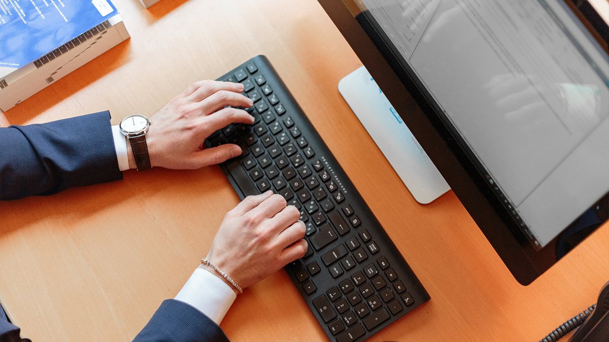 This advice will come in handy for those looking to step up their resume game. #mindset #seizetheday  cpix.me/a/160186604