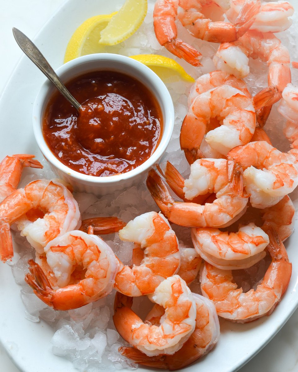 Toppits Jumbo Cooked Shrimp Platter is currently on special for $16.99! View our full holiday flyer here: highlandfarms.ca/flyer/