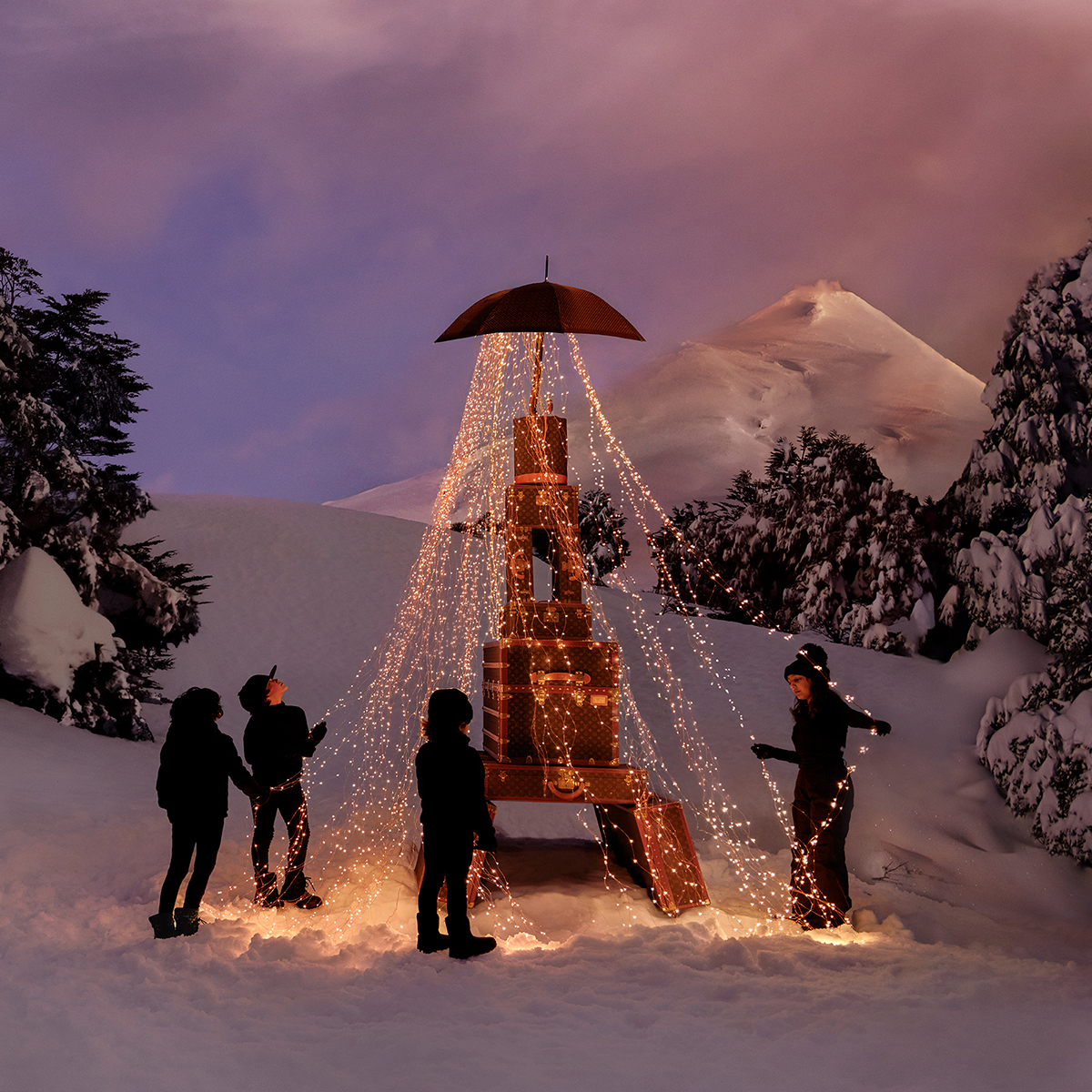 Louis Vuitton on X: Towards A Dream. This winter, Louis Vuitton continues  to celebrate the Maison's core values at the next stop of an ongoing  voyage, traveling to the mountains outside Pucón