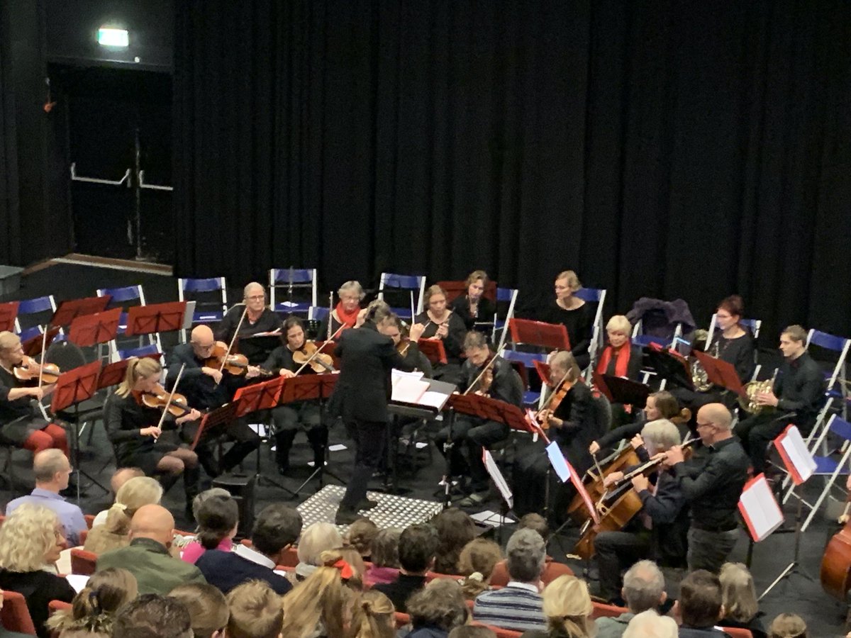 Mooi concert met het Barnevelds Kamerorkest, het jeugdorkest van de Barneveldse muziekschool en wat (oud) gedienden van de Harmonie Barneveld. Super om de hobosolo in Gabriels Oboe van Ennio Morricine te mogen spelen.