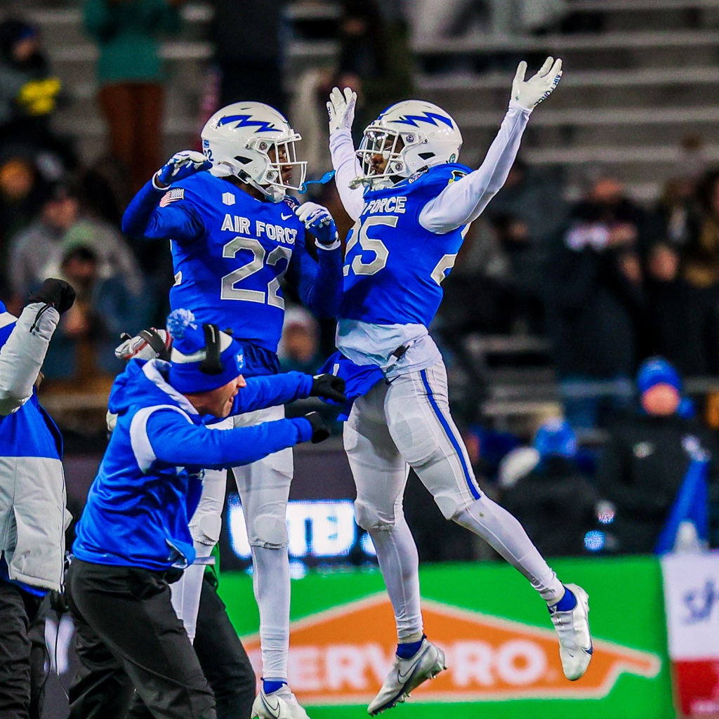 What a season for <a href="/AF_Football/">Air Force Football</a> 

⚡️ 10 wins
⚡️ Brought the CIC home
⚡️ Victorious over two Power 5s
⚡️ Finished the season on 🔝