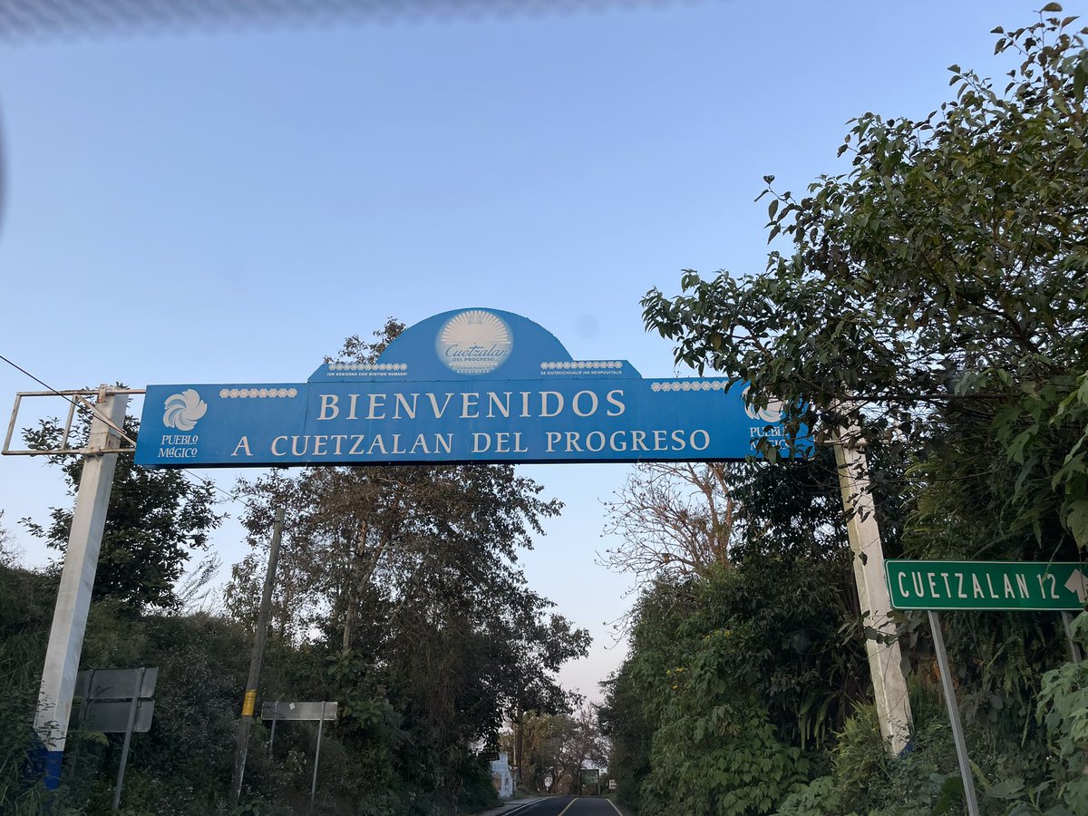 GaboAlatriste's tweet photo. Critican a los de antes y no pueden cambiar un letrero… @gcdattoli @CuetzalanGob @Gob_Puebla @TurismoGobPue  Los del pasado invirtieron más en Puebla! https://t.co/CnVSCMXnQ4