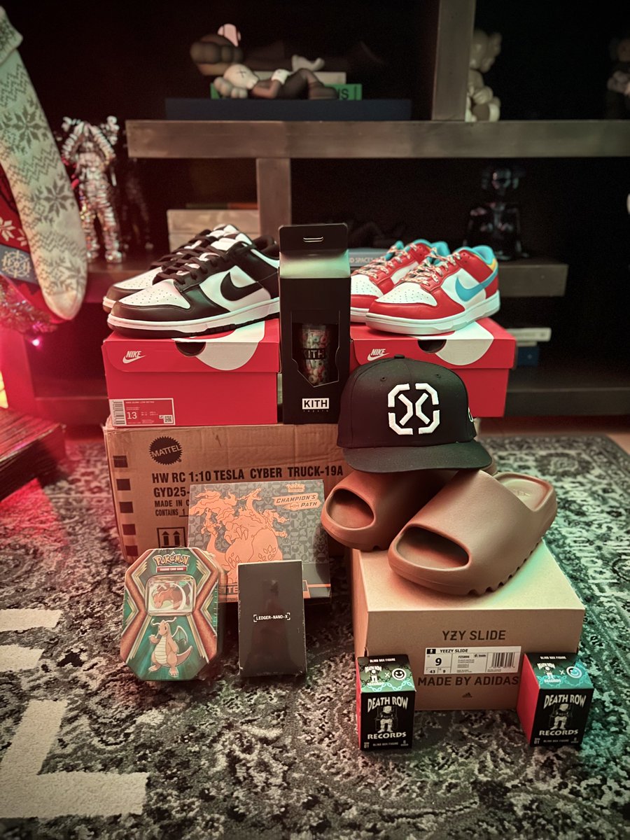 2022 was tough and the holidays can be hard so a couple of us at CXLA chipped in for a FREE raffle that we will run on NEW YEARS DAY!

To enter make sure you follow 
<a href="/CloneXLA/">Clone X LA</a>
<a href="/Dremill/">DreMilly!!!</a>
<a href="/NiftyGeeCrypto/">—</a>
<a href="/bko310/">bko310</a>
<a href="/JaySerpens/">JaySerpens</a>
<a href="/kennytherealest/">kennyrealest.eth | Realest ®️</a>
@RickZ_eth
<a href="/TheLins_eth/">TheLins.eth</a>
Like and retweet!