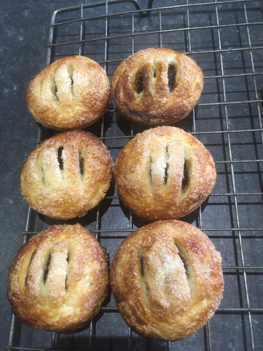 Eccles cakes - Love them. Mince pies - not so much. Anyone else? #ecclescakes #baking #smallbatchbaking #porshamcakes #devon #plymouth #dartmoor